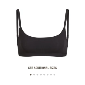 Skims bh - Skims fits everybody scoop neck bra i storlek S 🖤