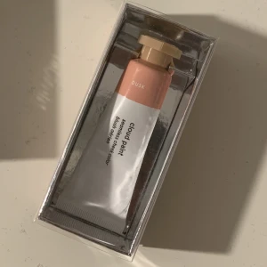 Glossier cloud paint dusk - Oöppnad  Finns i Lund  FRAKTAR EJ