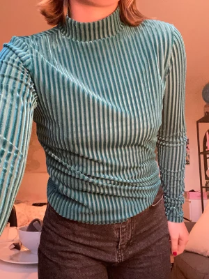 Grön polo - Bra skick! Hör av er vid frågor<3