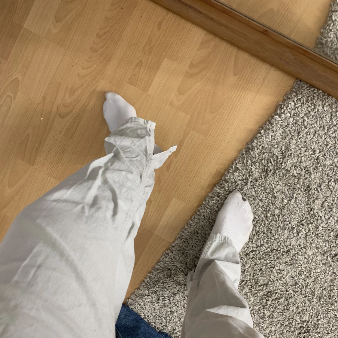 Vita/gråa jeans med slits - 91