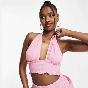 halter topp 🎀 - helt slutsåld och aldrig använd topp stl xs 💓