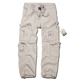 Brandit cargo pants  - Cargo byxor från brandit i fint skick! Storlek S men oversized så passar M också. Köpta här på plick men de passade tyvärr inte mig. Nypris 600kr men säljer för 350