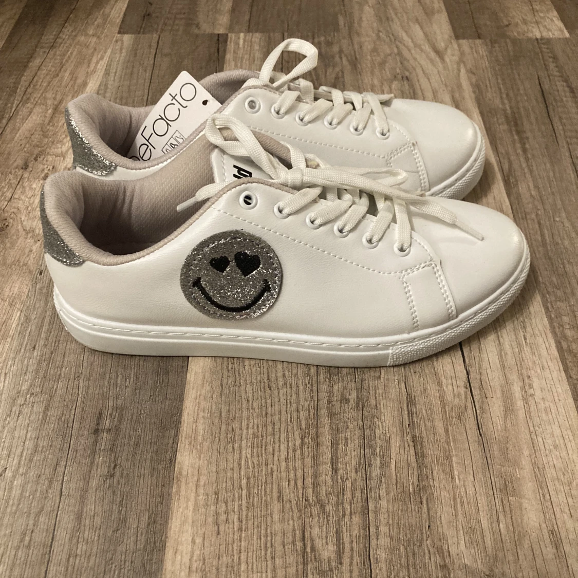 Vitta skor me smiley 