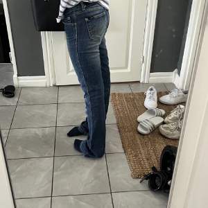 Jättesnygga jeans från only 🤩Köpta på plick men säljer då dom tyvärr var för små