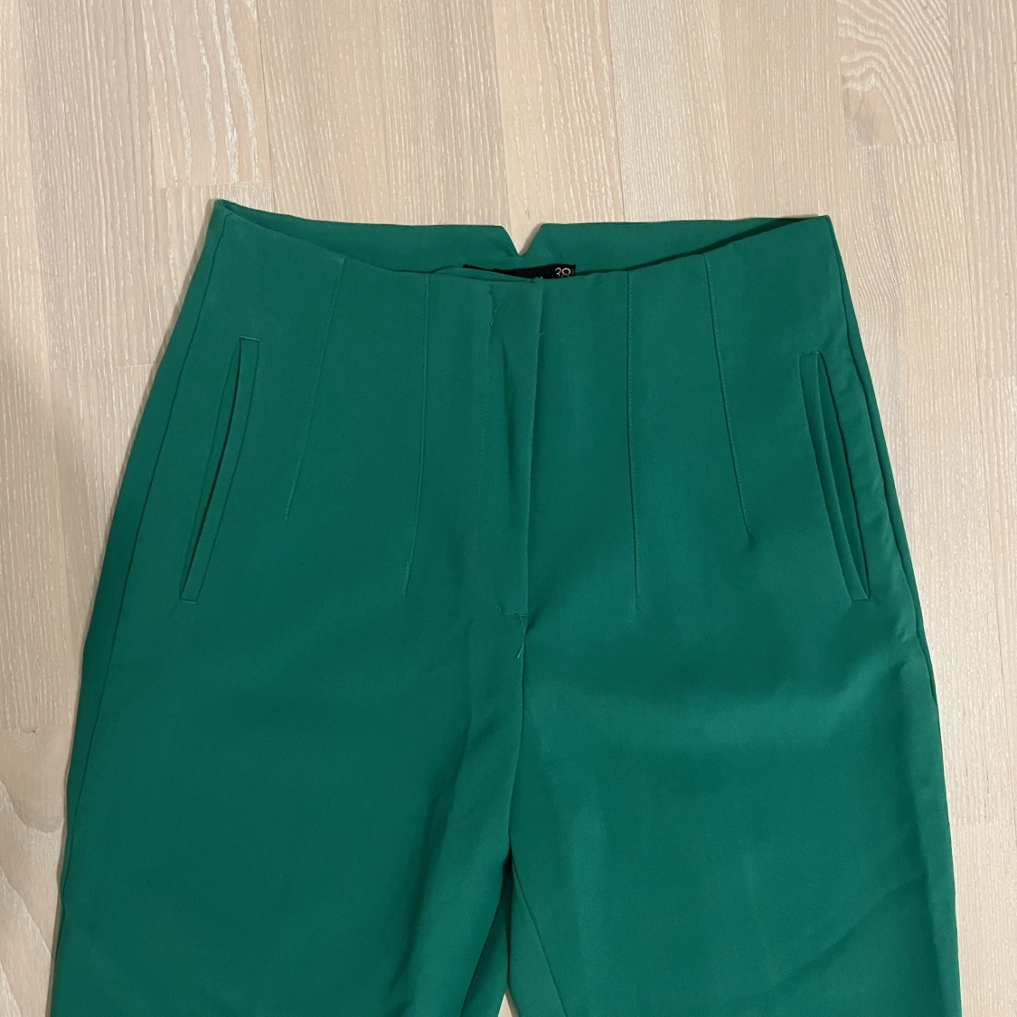 Oanvända byxor  - 90