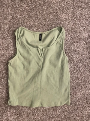 Linne - Säljer nu mitt linne ifrån vero moda, då det blivit förlitet. Linnet är aldrig använt (lappen är borta bara)