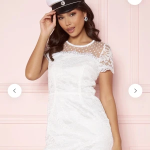 Ida Sjöstedt klänning - En jättesöt klänning från Ida Sjöstedt perfekt till studenten!🎓 Nypris 2499 mitt pris 700 plus frakt🤍