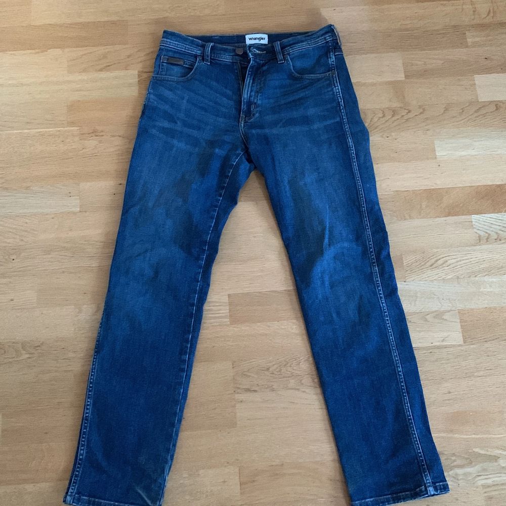 Wrangler Jeans Mörkblå | Plick Second Hand