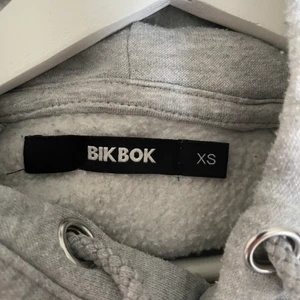 Hoddie - Använd men inte så mycket. Knappt nopprig så fint/okej skick 