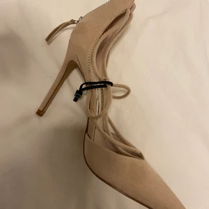 Zara klackskor beige HELT NY - Zara skor, strl 37, nyttskick