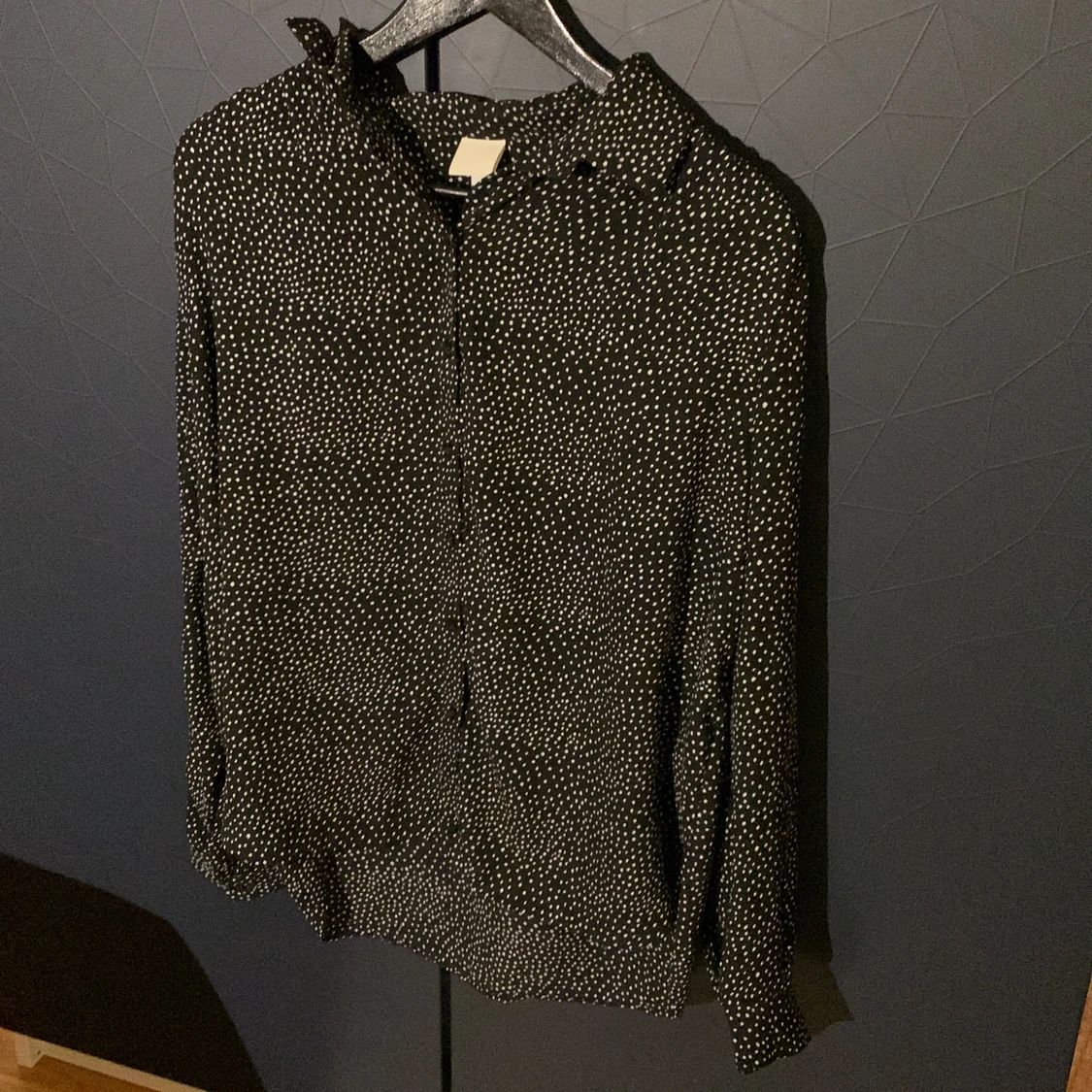 Prickig blus från h&m