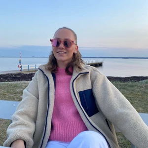 Chimi eyewear  - Säljer mina chimiglasögon i modellen 004 (Guava), då jag inte får någon användning av de! Sparsamt använda ⭐️ Köp direkt för 750 eller buda!