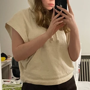 H&M size S - Fin beige vest med luva från H&M 