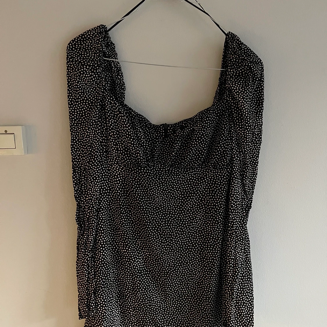 Svart klänning med vita prickar Zara - 91