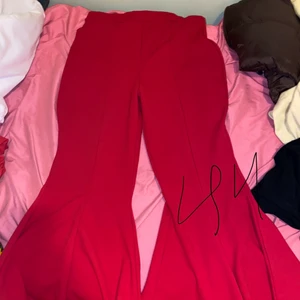 röda flare byxor - andvänds ej