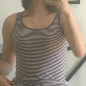 Randigt linne  - Säljer mitt söper söta linne för 40kr + frakt💙 skriv om du är intresserad💓