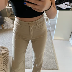 Monki kostymbyxor  - Kommer inte till användning längre. Perfekt längd på mig som är 1.63 