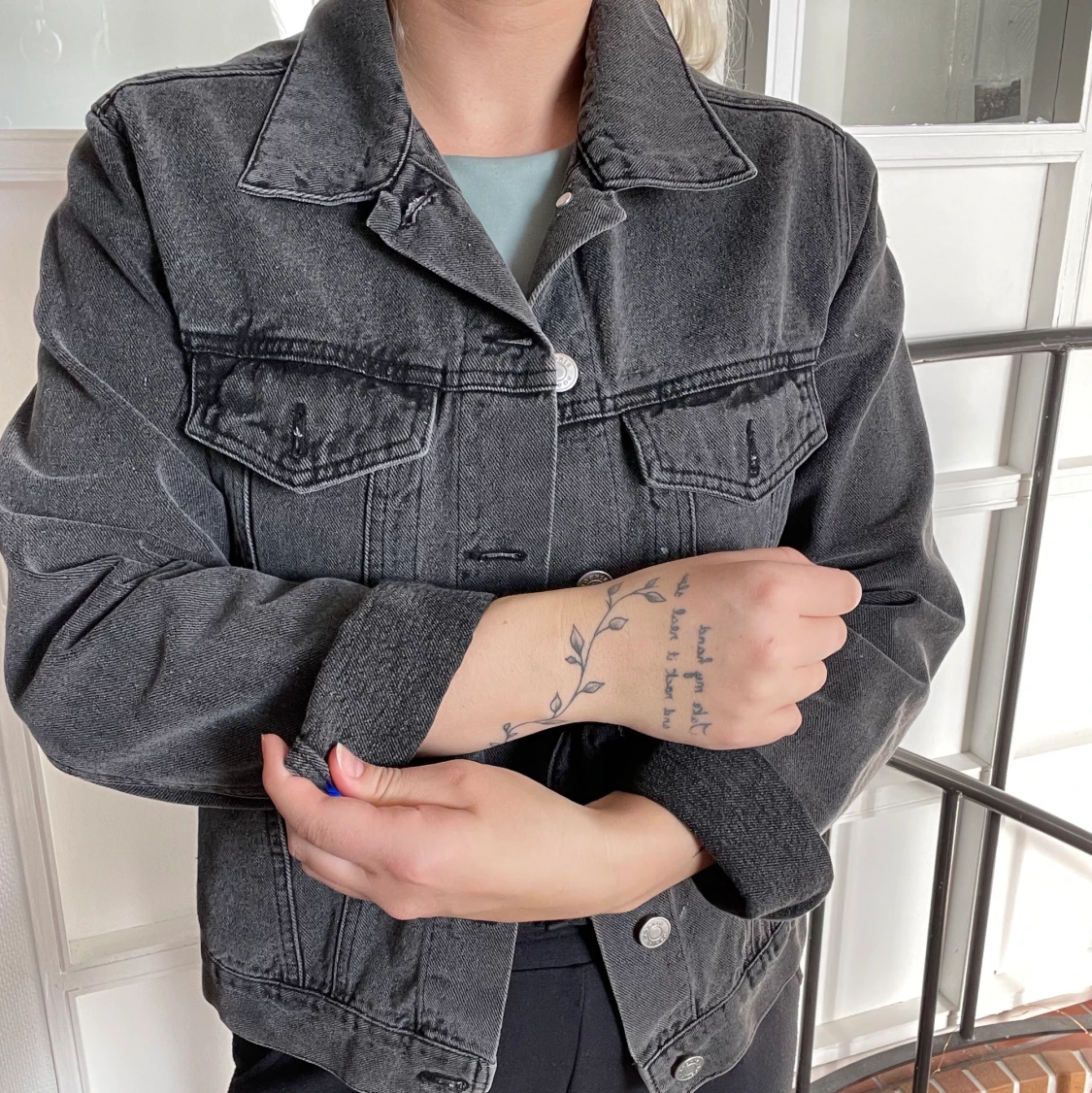 Svart jeansjacka  - 91