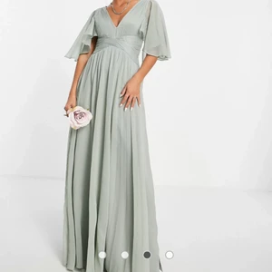 Balklänning - Säljer denna jätte fina balklänningen som endast är testad, skriv privat för fler bilder💖