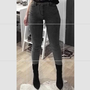 Grå jeans - Säljer dessa grå jeans som inte kommer till användning längre, har mycket strech i sig, passar därav både S och M. köpta på zara
