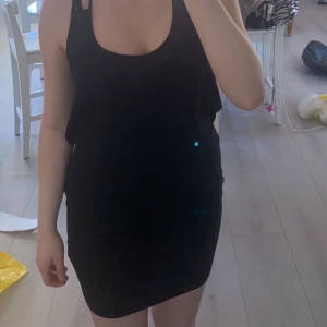 Klänning från RUT&CIRCLE, storlek M - Säljer denna klänning därför att den är för stor för mig. Säljer för 100kr. Köparen står för frakten om man ej vill mötas upp i Munkedal eller Uddevalla.💓