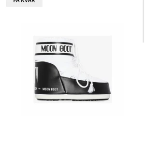 MoonBoots  - Säljer ett par jätte söta MoonBoots, de är de vet okej skick💗st 40 min passar bra på mig som har 38-39 ❤️