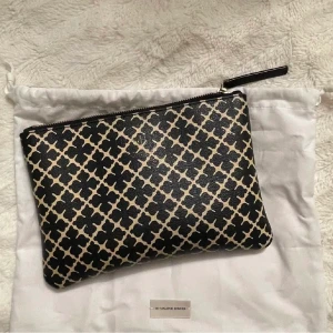 Malene Birger clutch  - Nypris 750 kr, mitt pris 350 kr 