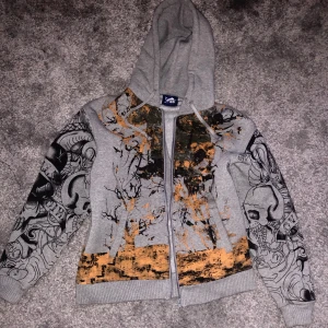 October Collection #4 - October Collection #4                                                                                                                                -                                                                                                                                Skriv bra pris så är den din🏚