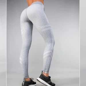 Tränings tights - Träningstights från aim’n i storlek xs, använt två gånger, nyskick, 200 kr, skickar egna bilder vid intresse