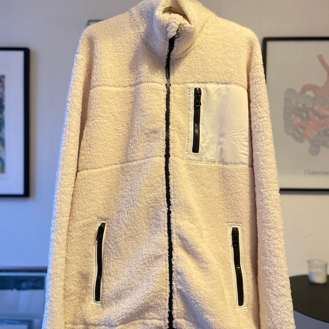 Trendig och mysig teddyjacka