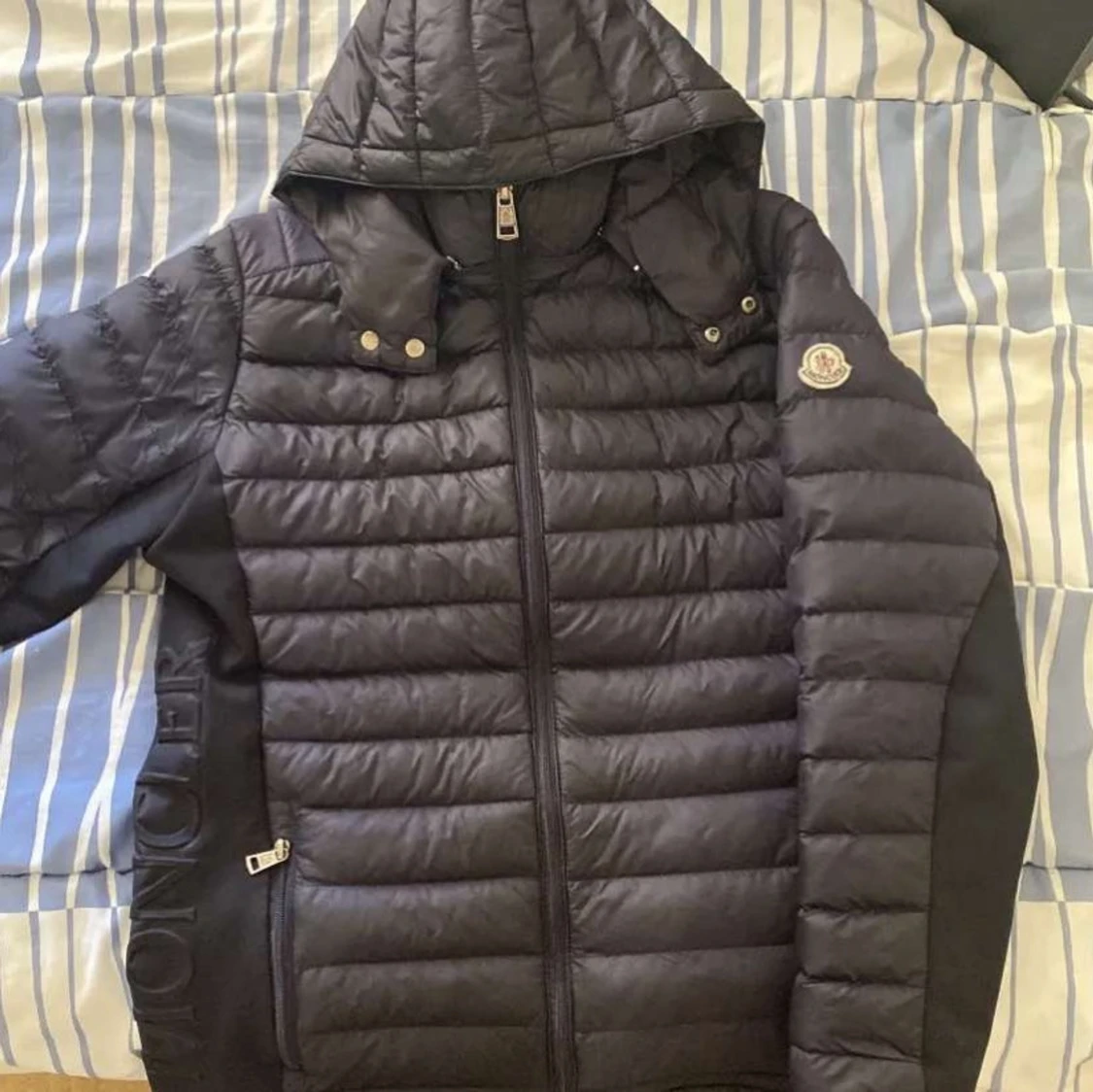 ÄKTA moncler jacka!