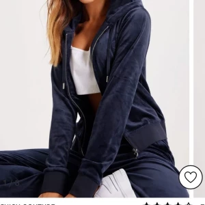 Juicy couture  - Säljer även min blåa juicy kofta som också knappt är använd. Om nån vill byta mot grå så skulle de gå jätte bra💓