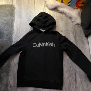 Calvin Klein hoodie - Fint skick Strl M