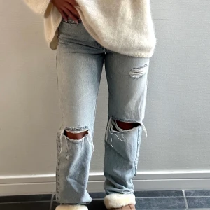 Blåa collusion jeans  - Säljer dessa näst intill nya jeans. Har inga fler bilder & fraktar helst. Söker snabb affär. 
