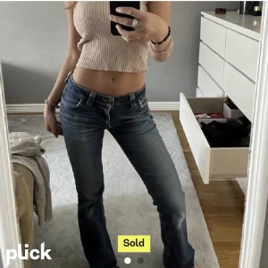 Lee Jeans - Säljer dessa jeans köpta på plick då de ej passade mig!💗 De är Bootcut, inte mina bilder🙌🏼