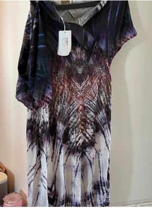 Fin ny klänning från Säby Silver - Stlk 38. Ny klänning med lapparna kvar. Säljes pga för stor för mig. Från Säby Silver. Ordinarie pris 1699kr