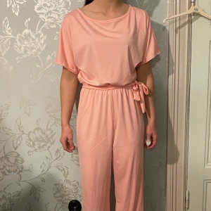 Rosa  - Ny från SHEIN aldrig använd bara provad  Body/