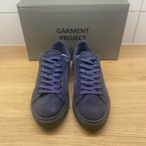 Garmen project skor  - Säljer helt oanvänd garmen project skor. Nypris 1900kr