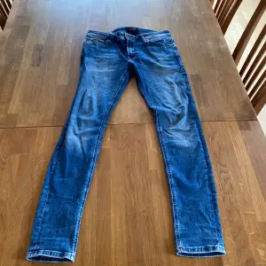 Säljer jack o jones jeans