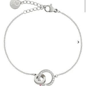 Armband edblad - Säljer mitt helt nya oanvända armband från Edblad. Inte min stil så tänker att någon annan kan få mer användning av de! Ni kan ge ett rimligt pris också. Ordinariepris:399