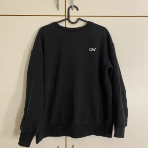 ICIW sweatshirt  - Jätte skön ICIW sweatshirt som gått från en L i tvätten till en S/M, Köpare står för frakt! 