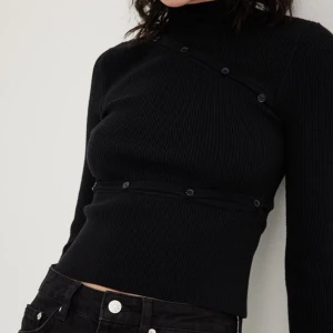 Nakd tröja - Skit snygg tröja från Nakd. Köpt nyss men inte min stil. Storlek S men passar även en M. 