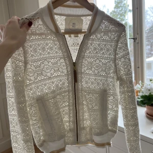 Vår kofta/jacka  - Superfin vår kofta/jacka som är köpt i NYC och knappt använd. Storlek XS💓 