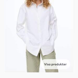 En vit skjorta från hm 🤍  Andvänd 1 gång   Helt som ny  