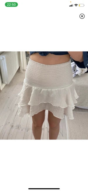 Kjol  - Super söt, perfekt till sommarn! 