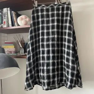 Supersöt kjol från Disturbia som jag tyvärr aldrig använder! UK10/US6/EU38