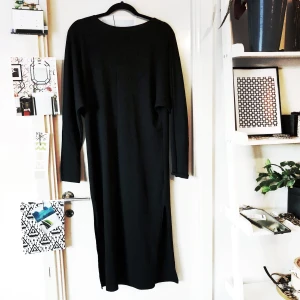 H&M / Klänning / Finklänning / Öppen rygg / •Nyskick• / Strl 36 - Öppen rygg