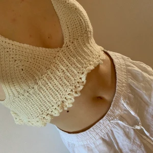 Virkad topp - Jättesöt virkad topp i S med justerbara band. 