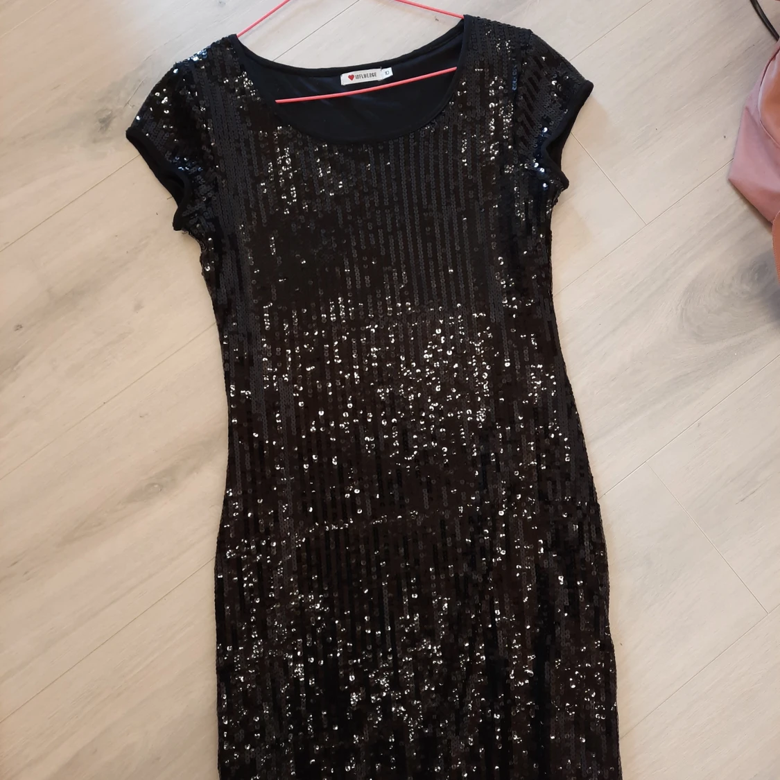 Paljettklänning 