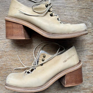 Retro skor strl 36  - Fina retroskor från ten points, köpta på antikhandel för 500kr men aldrig använda av mig. 